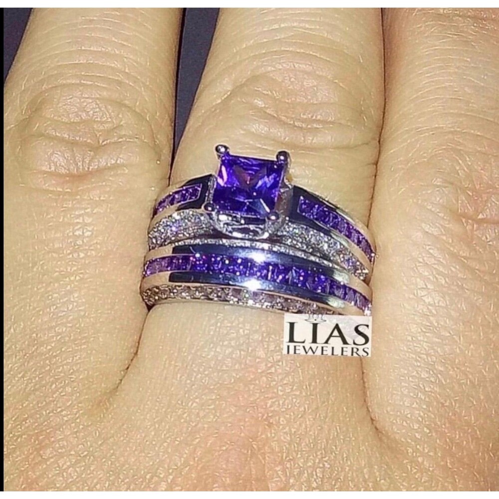 New 18k white gold wedding ring set